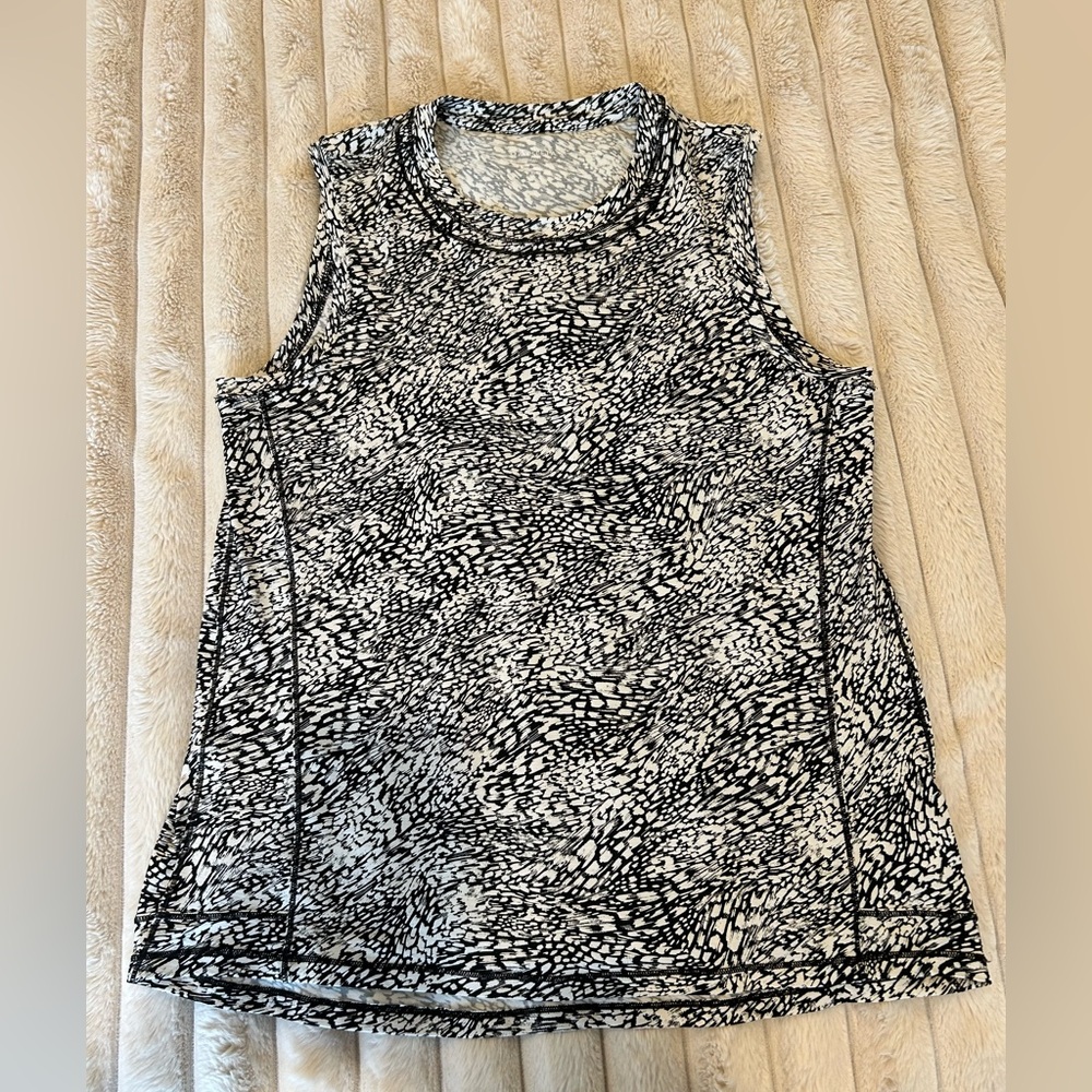 Super cute and light Athleta tank